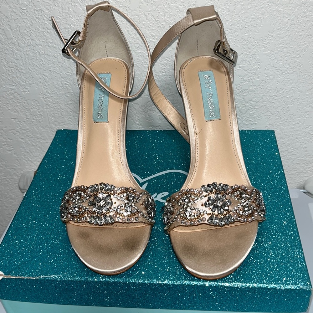 Betsy Johnson Heels 👠